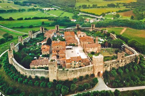 monteriggioni-medieval-fortified-village